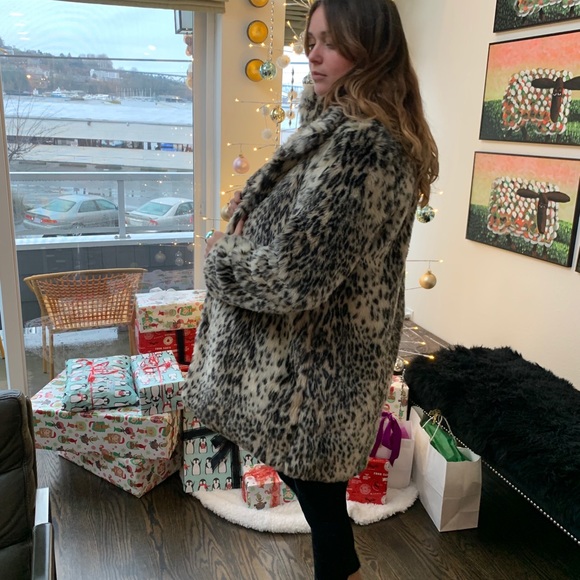 Leopard Faux Fur Coat - Picture 3 of 6